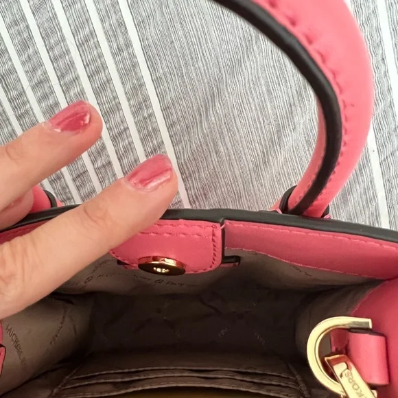 Michael Kors Mercer Extra-Small / Mini Pebbled Leather satchel purse / bag - Picture 10 of 12